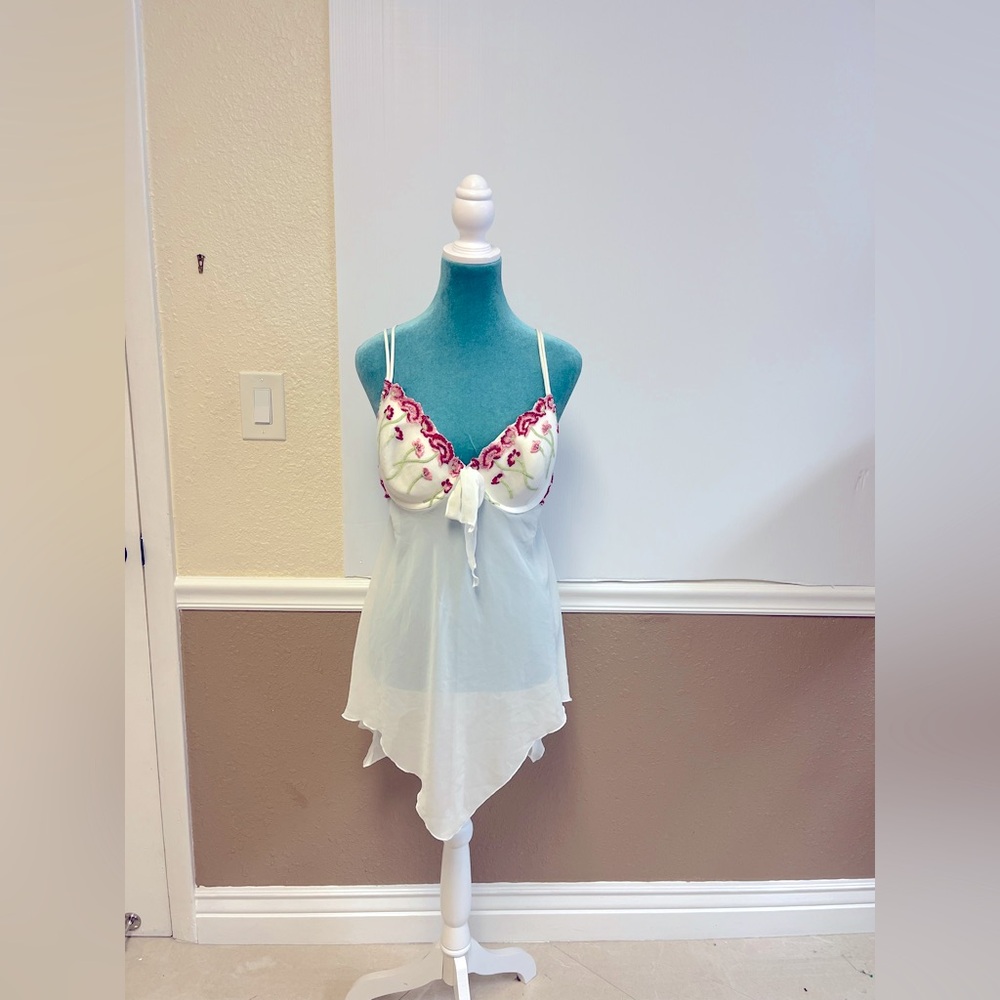 Vintage Delicates White Silky Sheer Nylon Nightgown XL Floral Embroidery